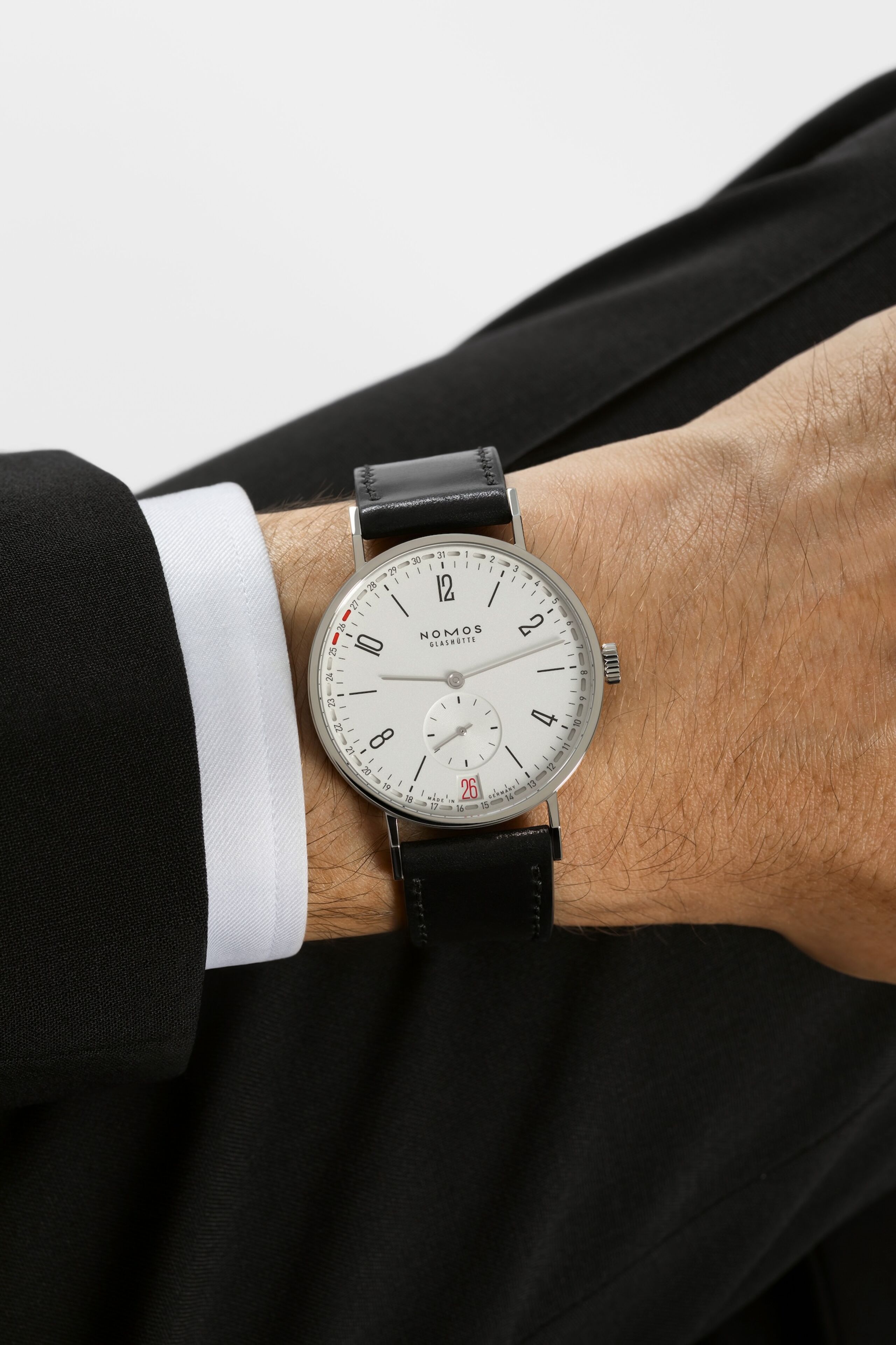 Men's watch / unisex  NOMOS GLASHÜTTE, Tangente 2Date / 37.50mm, SKU: 135.SB | watchphilosophy.co.uk