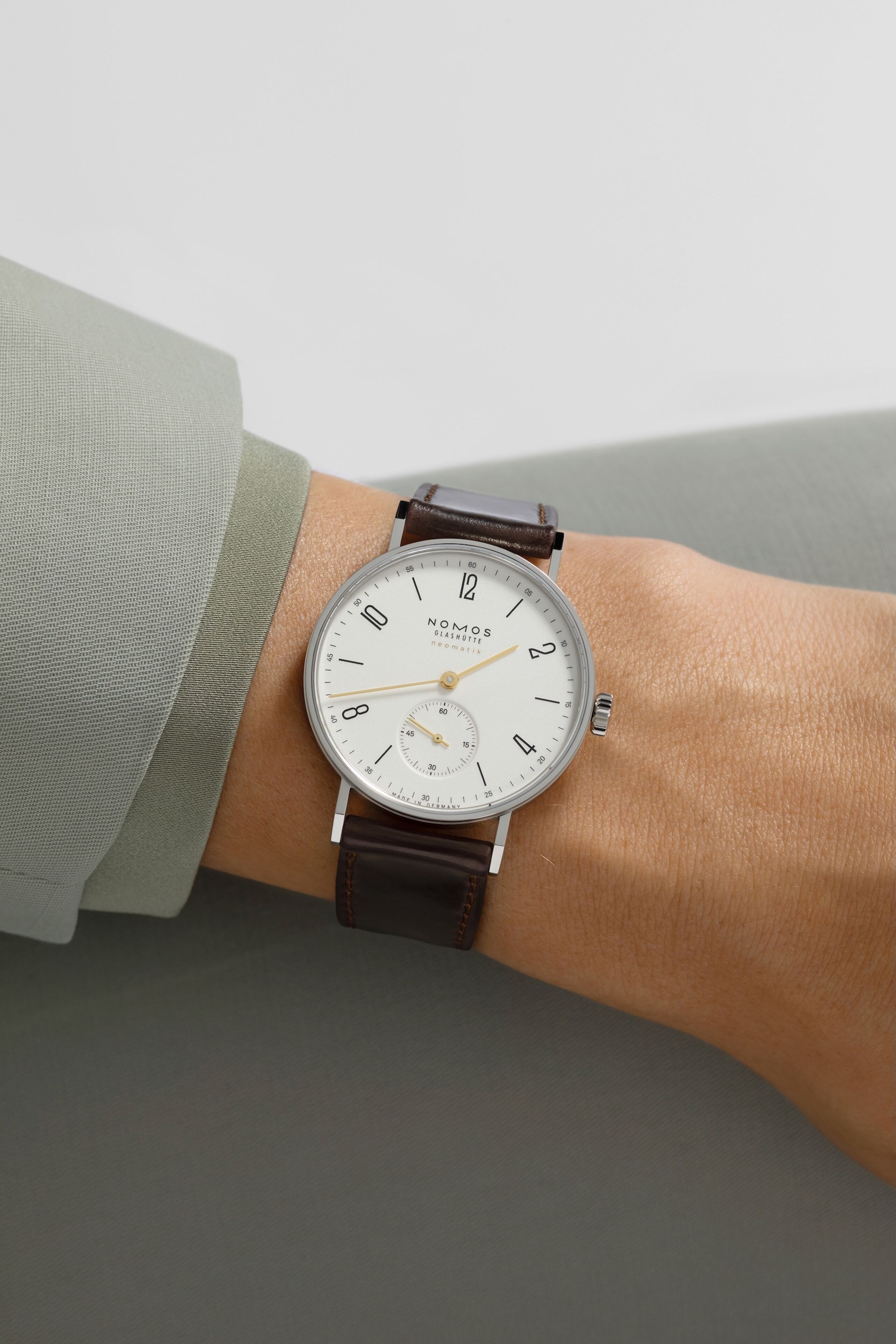 Ladies' watch  NOMOS GLASHÜTTE, Tangente Neomatik Doré / 35mm, SKU: 192.SB | watchphilosophy.co.uk