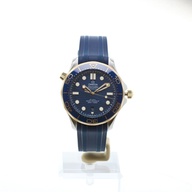 Men's watch / unisex  OMEGA, DIVER 300M CO‑AXIAL MASTER CHRONOMETER / 42mm, SKU: 210.22.42.20.03.001 | watchphilosophy.co.uk