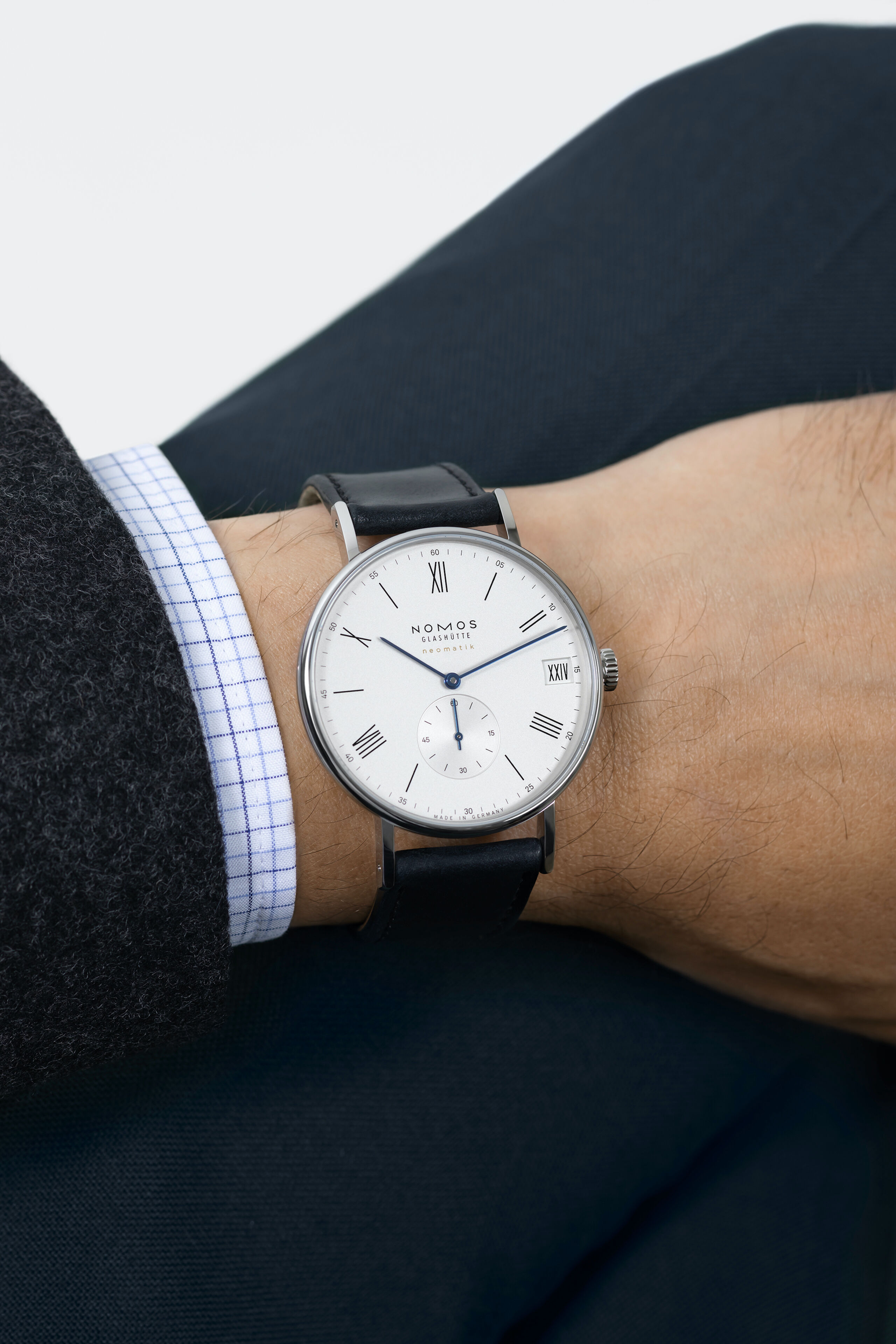 Men's watch / unisex  NOMOS GLASHÜTTE, Ludwig Neomatik 41 Date / 40.50mm, SKU: 262 | watchphilosophy.co.uk