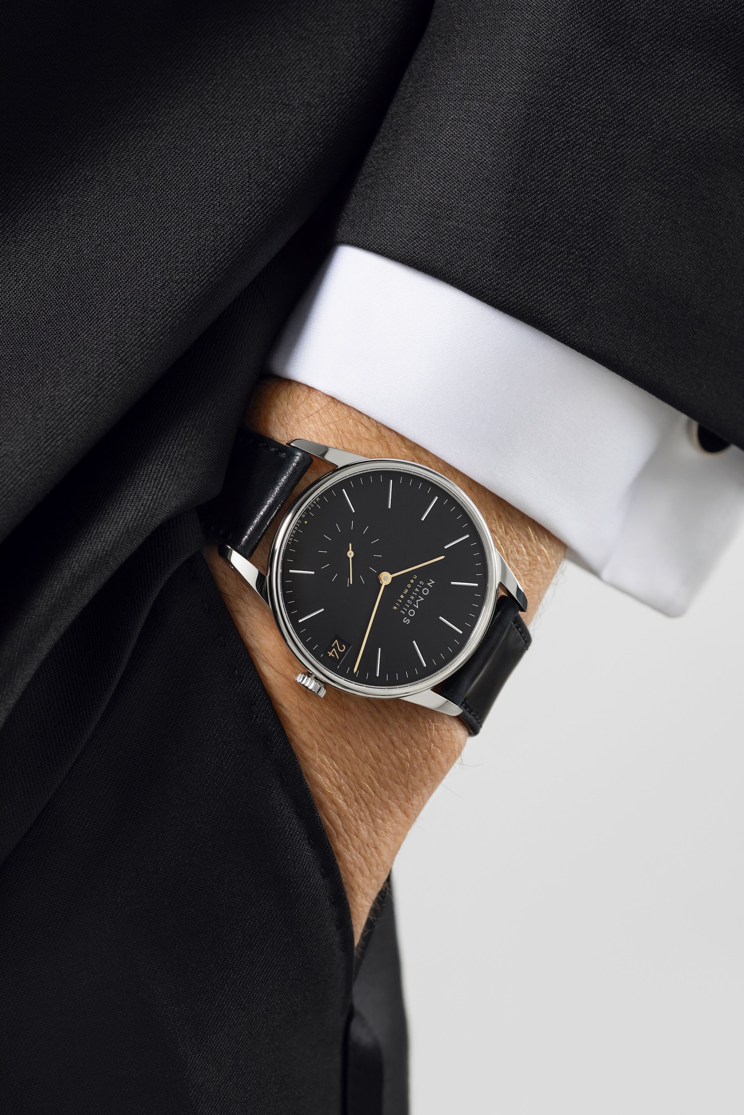 Men's watch / unisex  NOMOS GLASHÜTTE, Orion Neomatik 41 Date Black / 40.50mm, SKU: 366 | watchphilosophy.co.uk