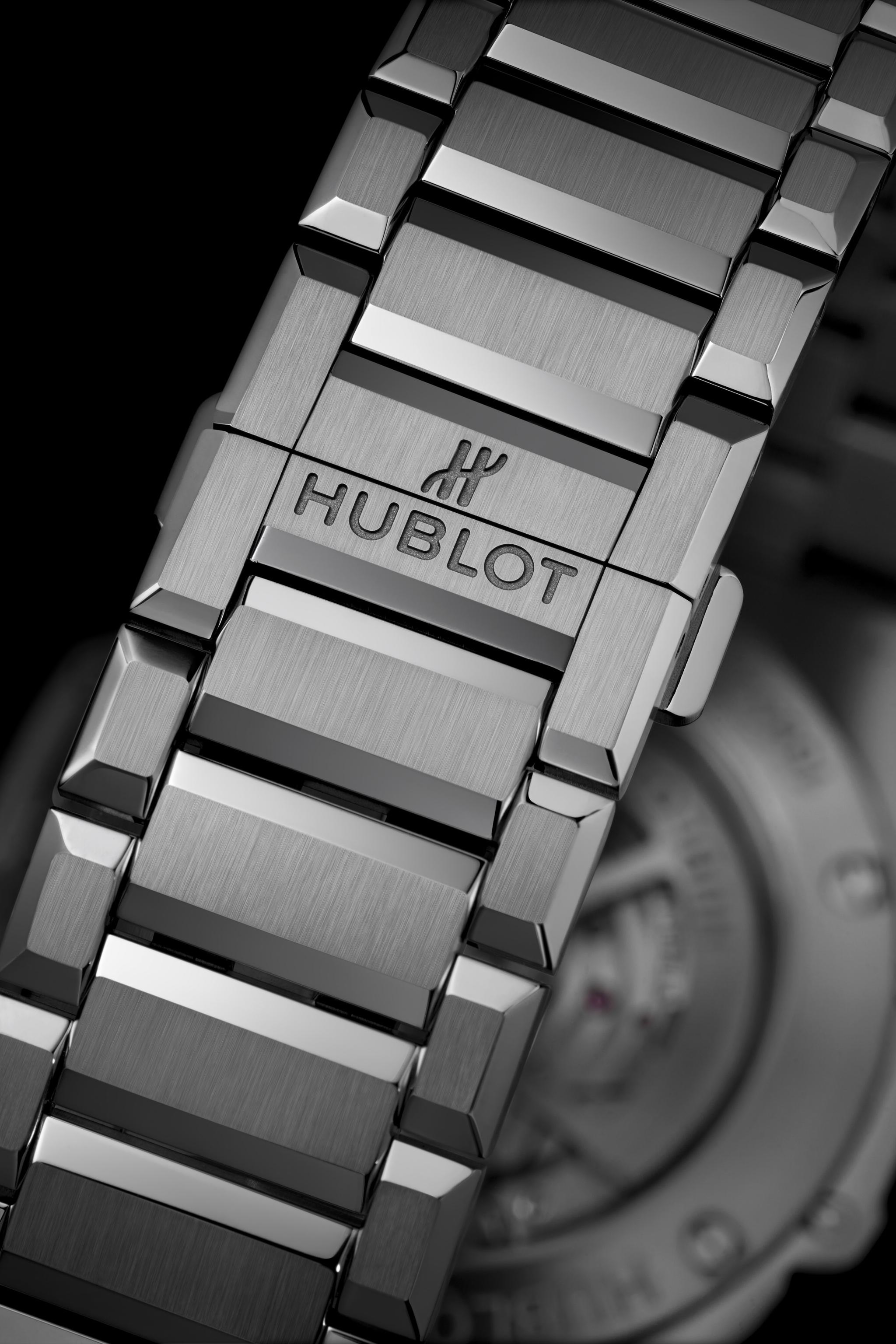 Men's watch / unisex  HUBLOT, Big Bang Integrated Time Only Titanium / 40mm, SKU: 456.NX.0170.NX | watchphilosophy.co.uk