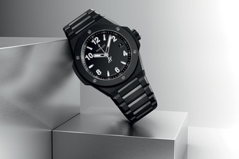 Men's watch / unisex  HUBLOT, Big Bang Integrated Time Only Black Magic / 38mm, SKU: 457.CX.1270.CX | watchphilosophy.co.uk