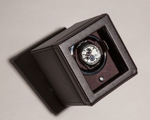  WOLF 1834, Cub Single Watch Winder With Cover, SKU: 461106 | watchphilosophy.co.uk