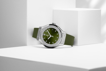 Men's watch / unisex  HUBLOT, Classic Fusion Titanium Green / 42mm, SKU: 542.NX.8970.RX | watchphilosophy.co.uk