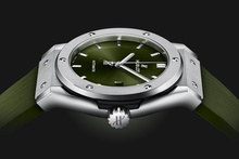 Men's watch / unisex  HUBLOT, Classic Fusion Titanium Green / 42mm, SKU: 542.NX.8970.RX | watchphilosophy.co.uk