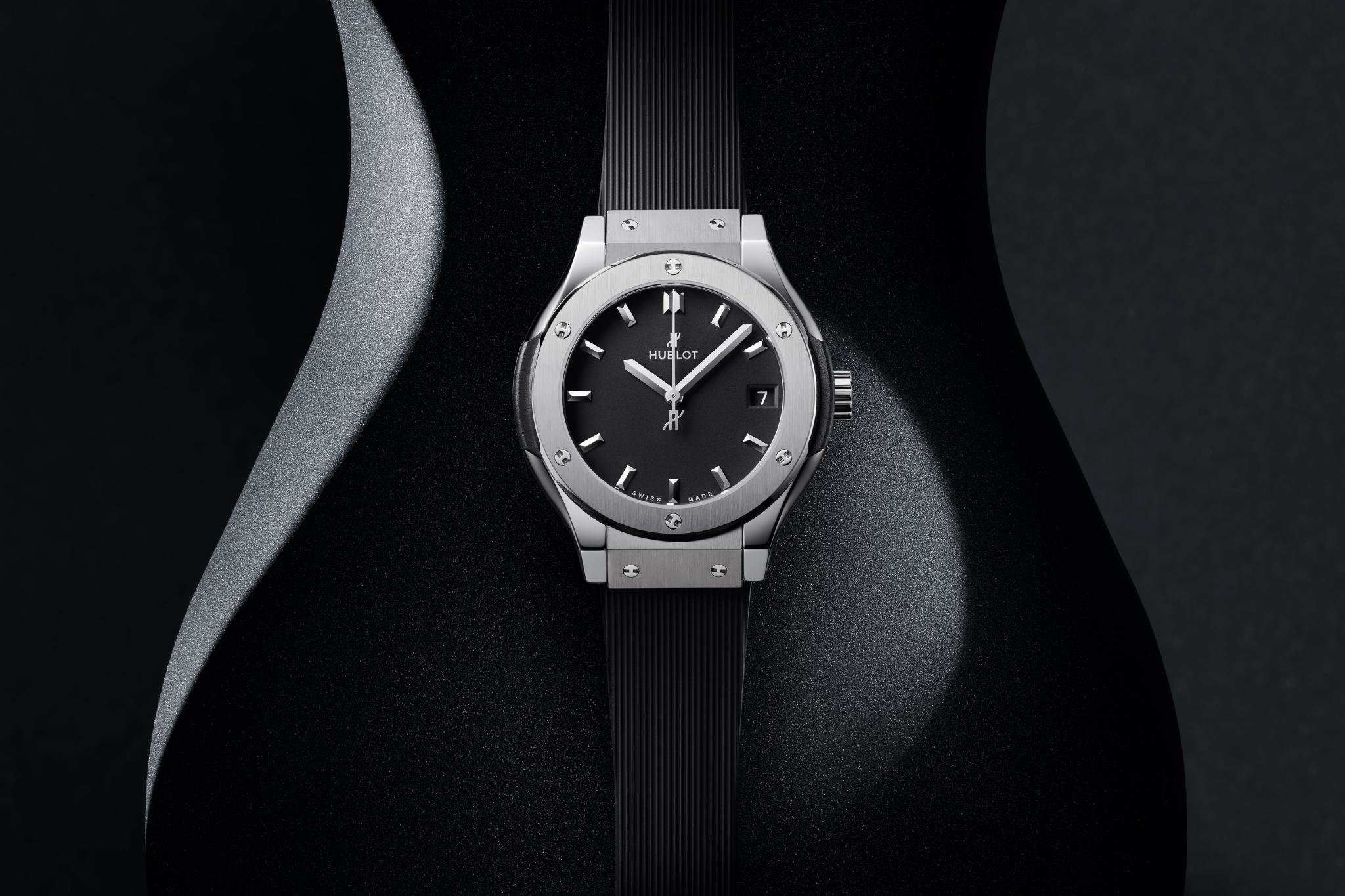 Ladies' watch  HUBLOT, Classic Fusion Titanium / 33mm, SKU: 581.NX.1470.RX | watchphilosophy.co.uk