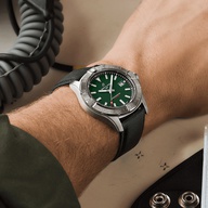 Men's watch / unisex  BREITLING, Avenger Automatic / 42mm, SKU: A17328101L1X1 | watchphilosophy.co.uk