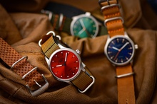 Men's watch / unisex  MÜHLE-GLASHÜTTE, Panova Red / 40mm, SKU: M1-40-78-NB-III | watchphilosophy.co.uk