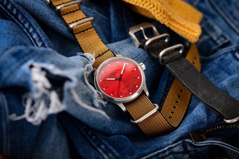 Men's watch / unisex  MÜHLE-GLASHÜTTE, Panova Red / 40mm, SKU: M1-40-78-NB-III | watchphilosophy.co.uk