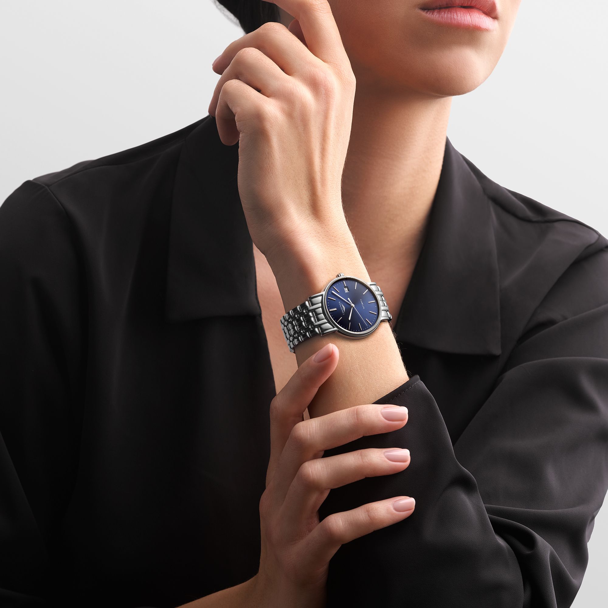 Longines online presence blue