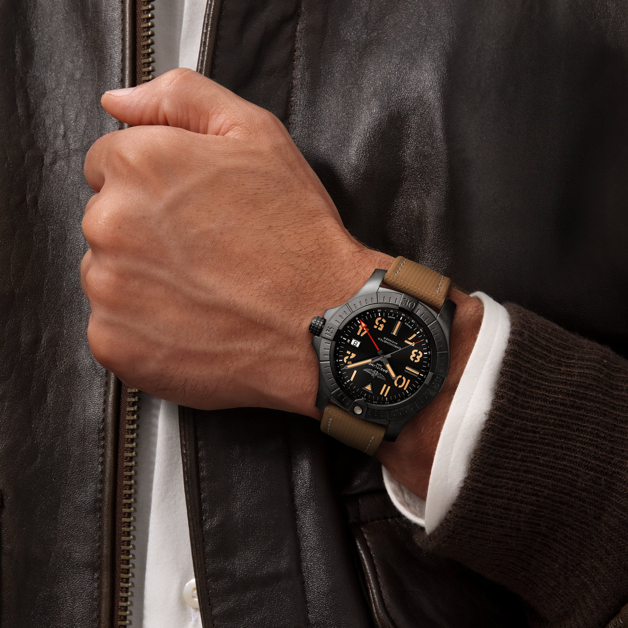 Men's watch / unisex  BREITLING, Avenger Automatic GMT / 45mm, SKU: V32395101B1X1 | watchphilosophy.co.uk